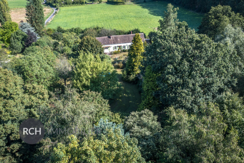 Photos du bien : Exclusivité – Bazainville – Authentique longère de plain-pied avec dépendances