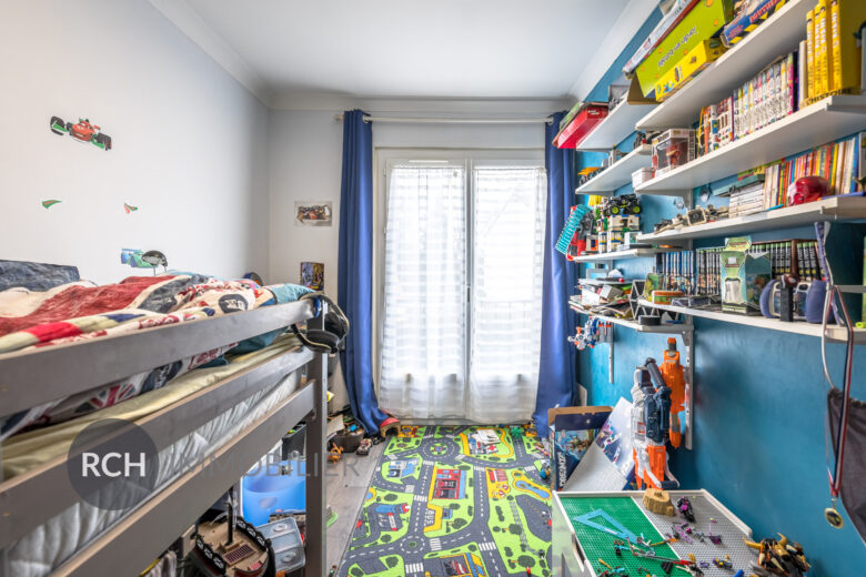 Photos du bien : Jouars-Pontchartrain – Maison familiale avec écoles et commerces à pied