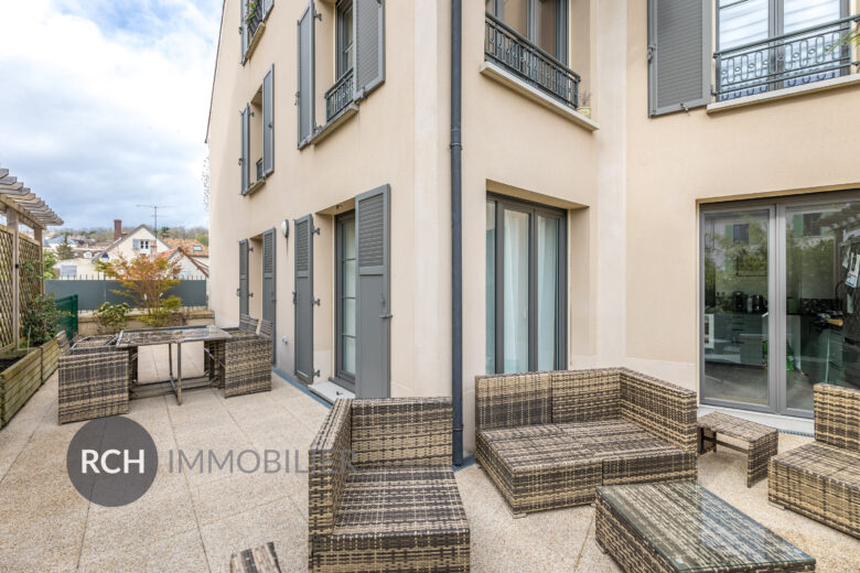Photos du bien : Montfort-l’Amaury Centre – Bel appartement T3 en rez-de-jardin