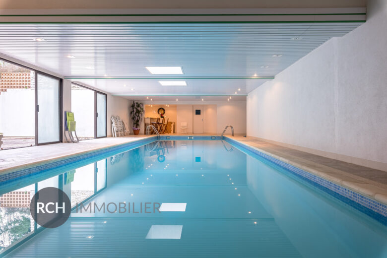 Photos du bien : Saint-Rémy-l’Honoré – Maison de standing avec piscine intérieure
