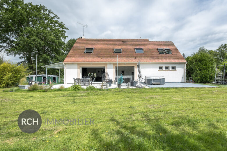 Photos du bien : Condé-sur-Vesgre – Maison familiale avec vue dégagée