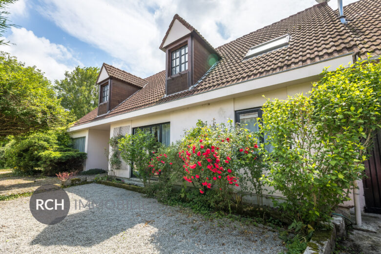 Photos du bien : Gambais – Maison familiale avec dépendance et jardin clos de murs