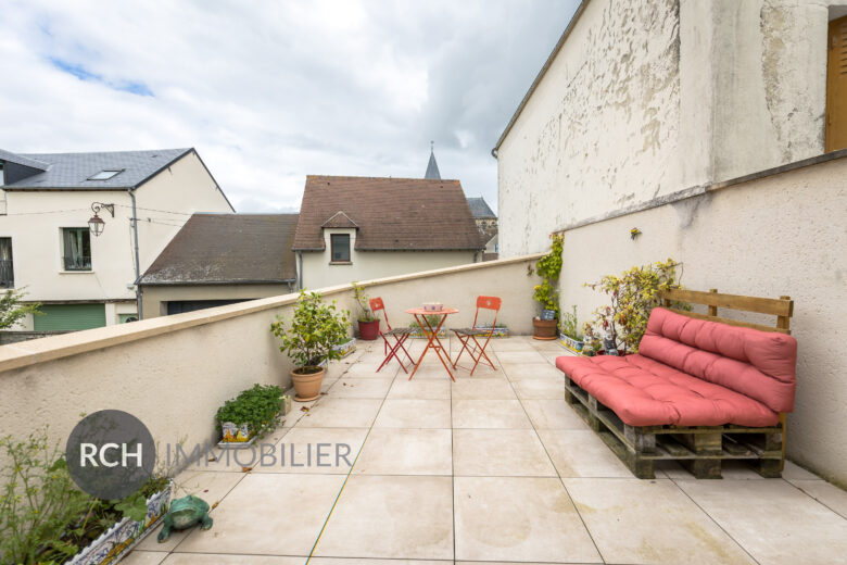 Photos du bien : Houdan – Appartement en duplex avec grande terrasse en coeur de ville