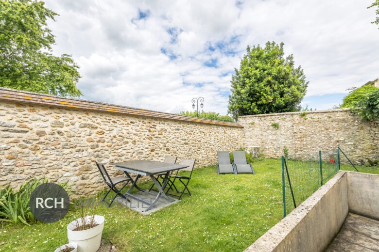 Photos du bien : Montfort l’Amaury – Maison entièrement rénovée au centre du village