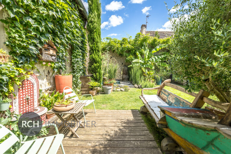 Photos du bien : Bazainville – Charmante maison ancienne avec dépendances et jardin clos