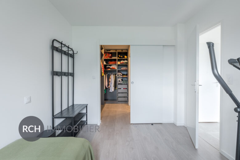 Photos du bien : Exclusivité – Gambais – Maison récente aux normes RE2020 sur terrain végétalisé et clôturé