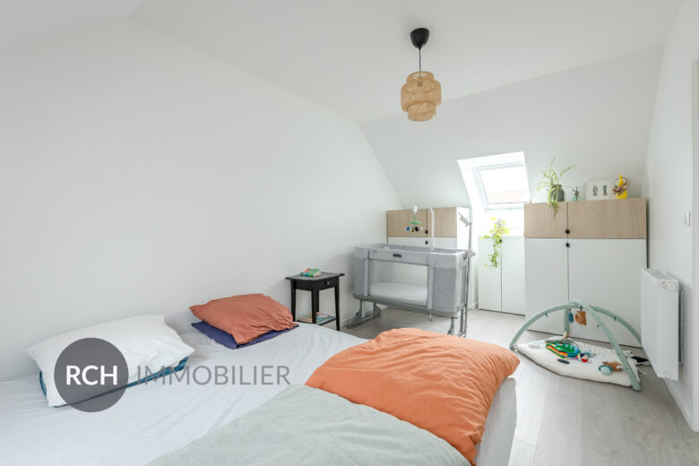 Photos du bien : Exclusivité – Gambais – Maison récente aux normes RE2020 sur terrain végétalisé et clôturé