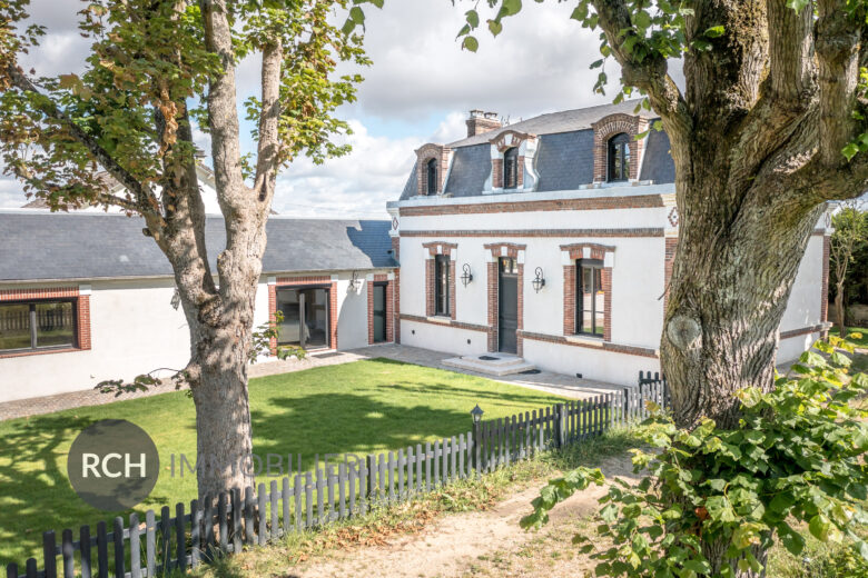 Photos du bien : Gambais Centre – Maison ancienne et sa dépendance soigneusement rénovées