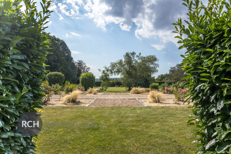 Photos du bien : Boutigny-Prouais – Belle maison familiale rénovée avec grand terrain arboré au calme