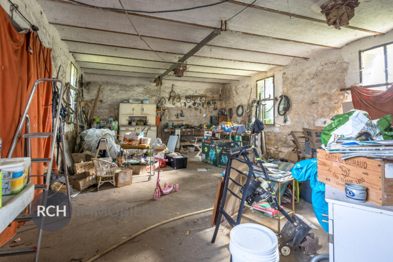 Photos du bien : Exclusivité – Auteuil-le-Roi – Ancien corps de ferme à rénover – Fort potentiel