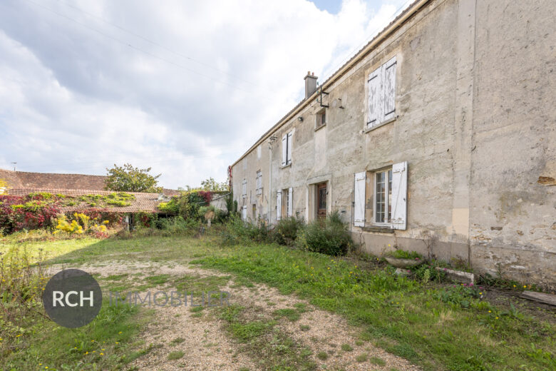 Photos du bien : Exclusivité – Auteuil-le-Roi – Ancien corps de ferme à rénover – Fort potentiel