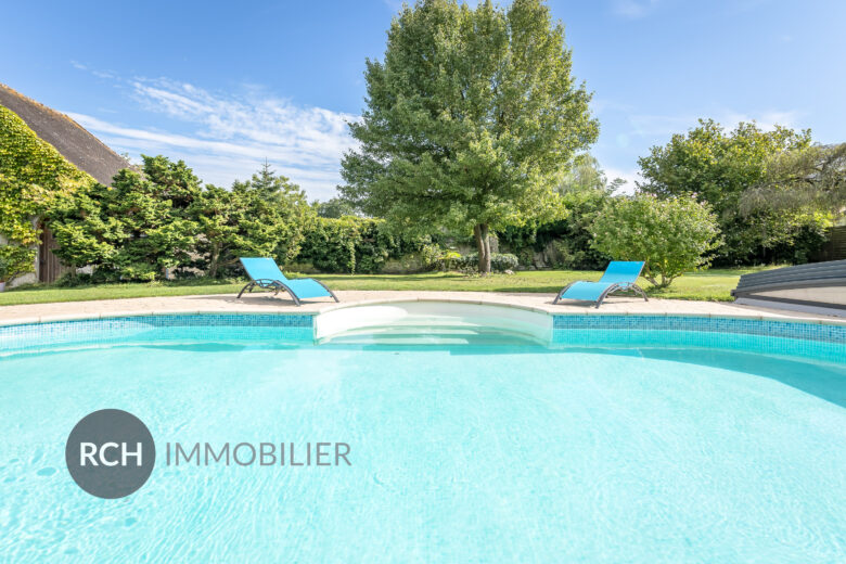 Photos du bien : Gambais – Propriété ancienne sur jardin arboré avec piscine chauffée