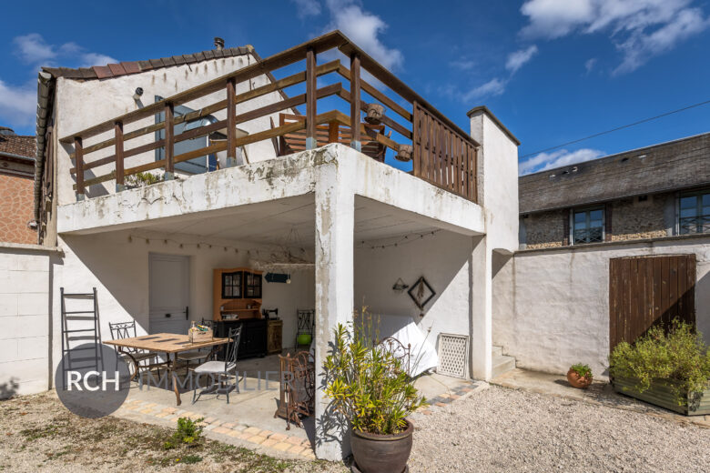 Photos du bien : Saint-Léger-en-Yvelines – Maison de ville en coeur de village avec toutes commodités à pied