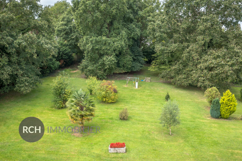 Photos du bien : Exclusivité – Saint-Rémy-L’Honoré – Grande propriété avec piscine et tennis dans un cadre privilégié