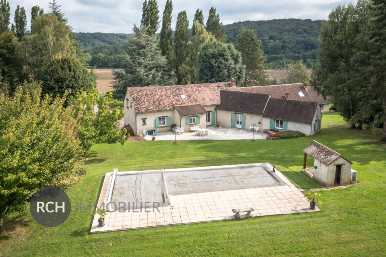 Photos du bien : Exclusivité – Saint-Rémy-L’Honoré – Grande propriété avec piscine et tennis dans un cadre privilégié