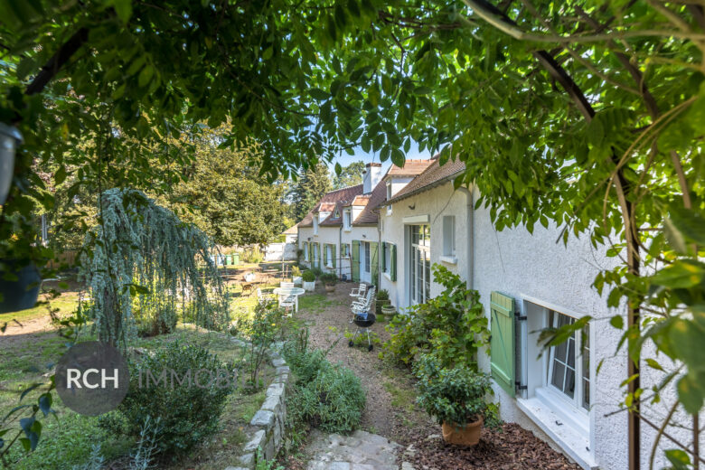 Photos du bien : Poigny-la-Forêt – Belle longère rénovée dans un cadre verdoyant et paisible