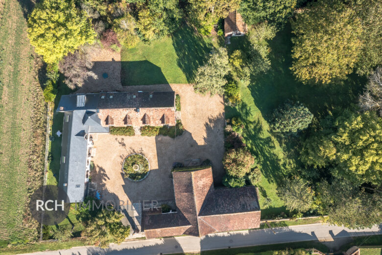 Photos du bien : Boutigny-Prouais – Belle propriété ancienne avec dépendances et jardin clos de murs