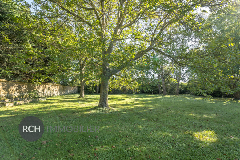 Photos du bien : Boutigny-Prouais – Belle propriété ancienne avec dépendances et jardin clos de murs