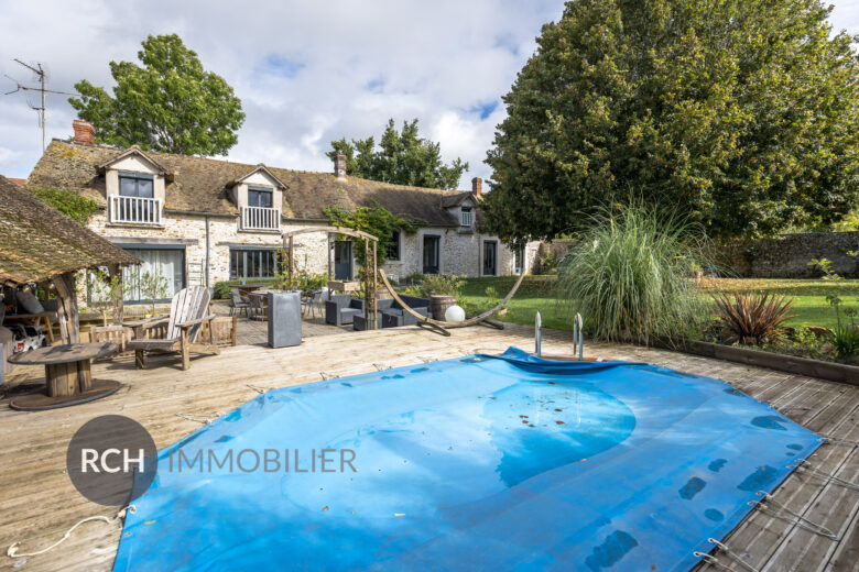 Photos du bien : Saint-Ouen-Marchefroy – Ancienne longère de caractère rénovée avec piscine chauffée et terrain clos de mur