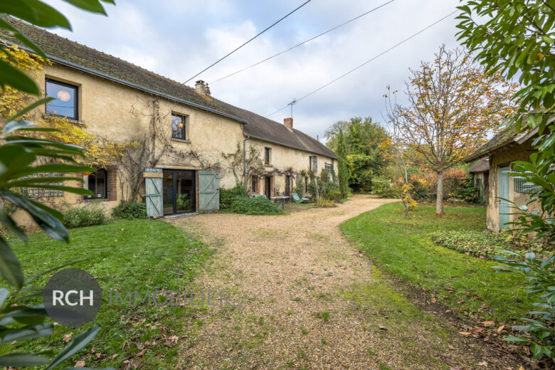 Photos du bien : Exclusivité – Boutigny-Prouais – Chaleureuse longère rénovée avec dépendances