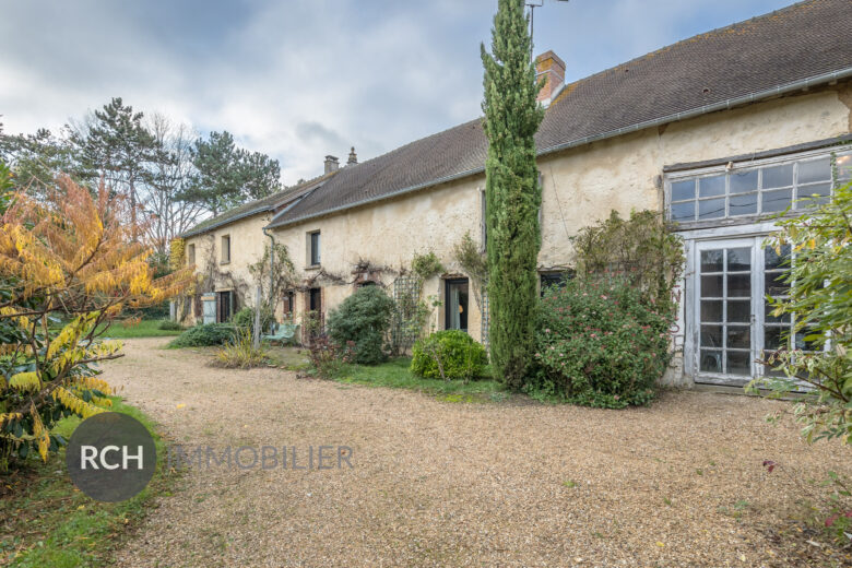 Photos du bien : Exclusivité – Boutigny-Prouais – Chaleureuse longère rénovée avec dépendances