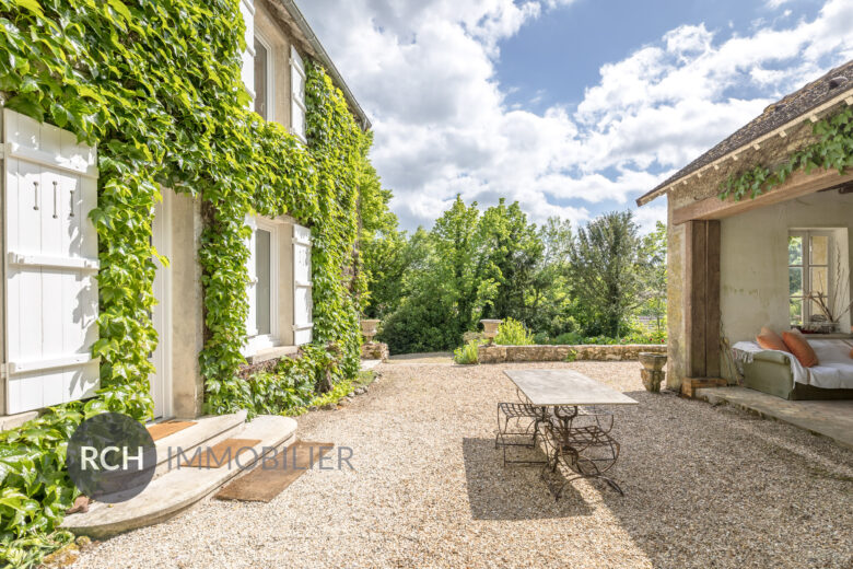 Photos du bien : Septeuil – Charmante maison ancienne avec vue imprenable sur le village