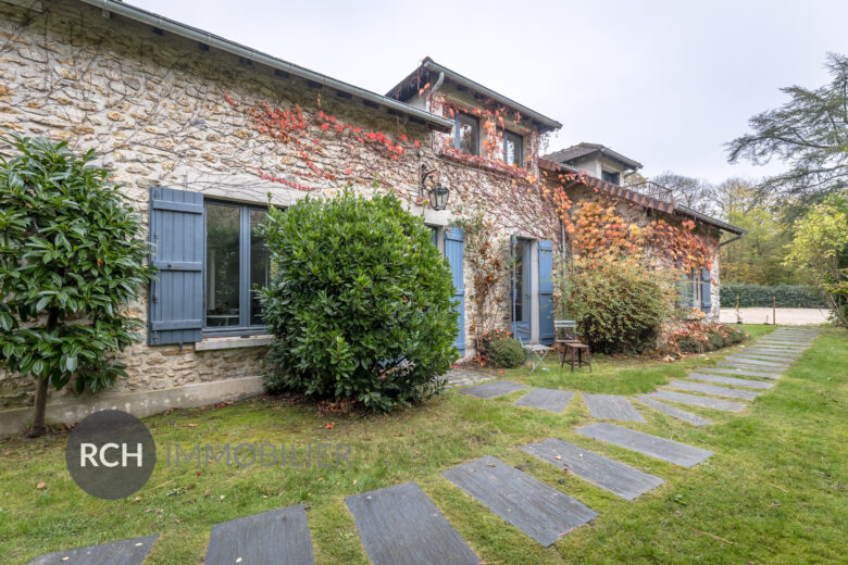 Photos du bien : Saint-Léger-en-Yvelines – Maison parfaitement rénovée dans un environnement boisé