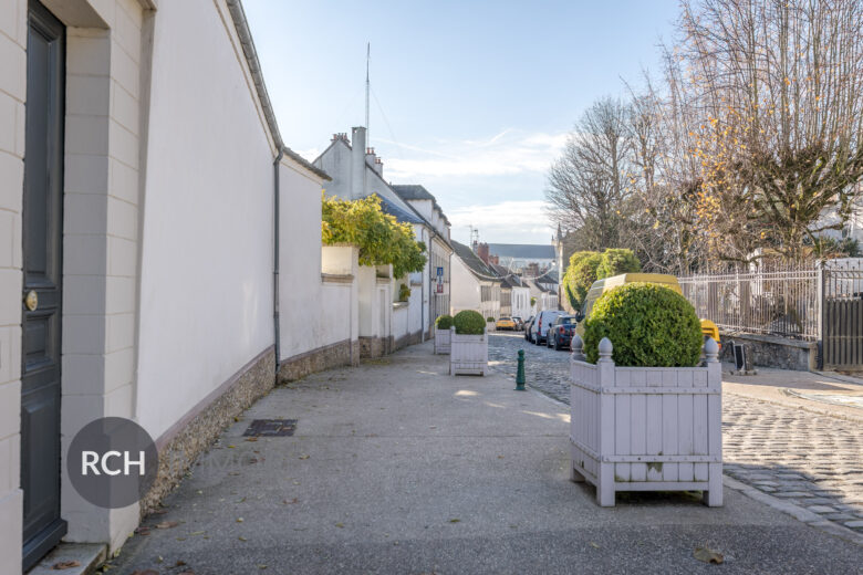 Photos du bien : Montfort l’Amaury centre – Beau terrain viabilisé