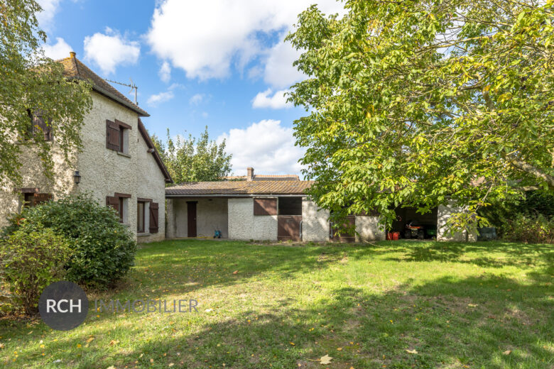 Photos du bien : Exclusivité – Boutigny-Prouais – Charmante Maison ancienne du 19ème siècle avec dépendances sur terrain arboré