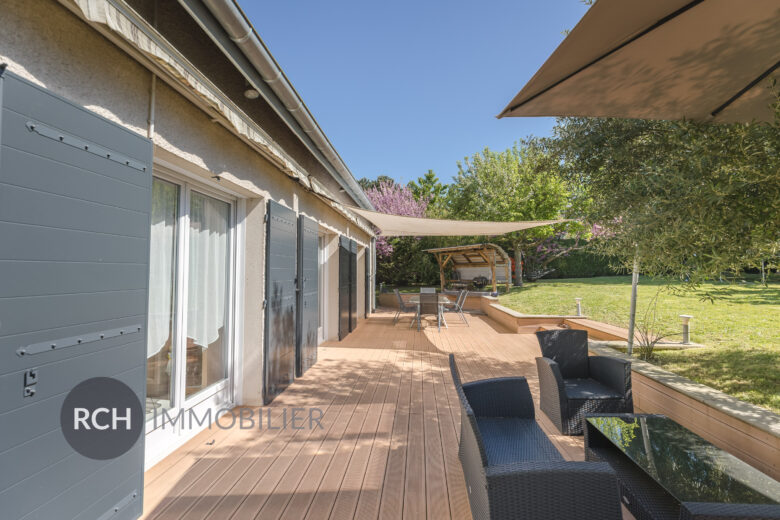 Photos du bien : Gambais – Maison familiale en coeur de village avec joli jardin arboré