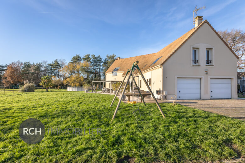 Photos du bien : Le Perray-en-Yvelines – Belle demeure familiale dans un environnement préservé avec installation équestre