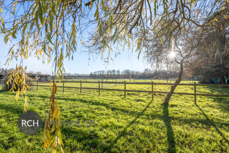 Photos du bien : Le Perray-en-Yvelines – Belle demeure familiale dans un environnement préservé avec installation équestre