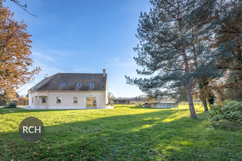 Photos du bien : Le Perray-en-Yvelines – Belle demeure familiale dans un environnement préservé avec installation équestre