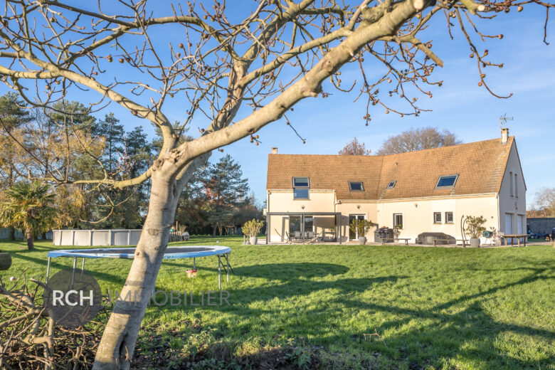 Photos du bien : Le Perray-en-Yvelines – Belle demeure familiale dans un environnement préservé avec installation équestre