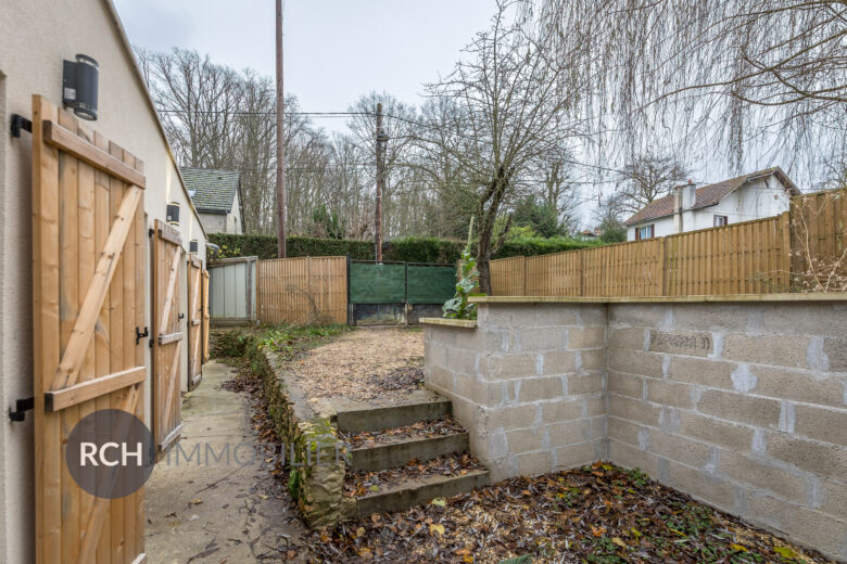 Photos du bien : Location – Méré – Maison de plain pied avec jardin