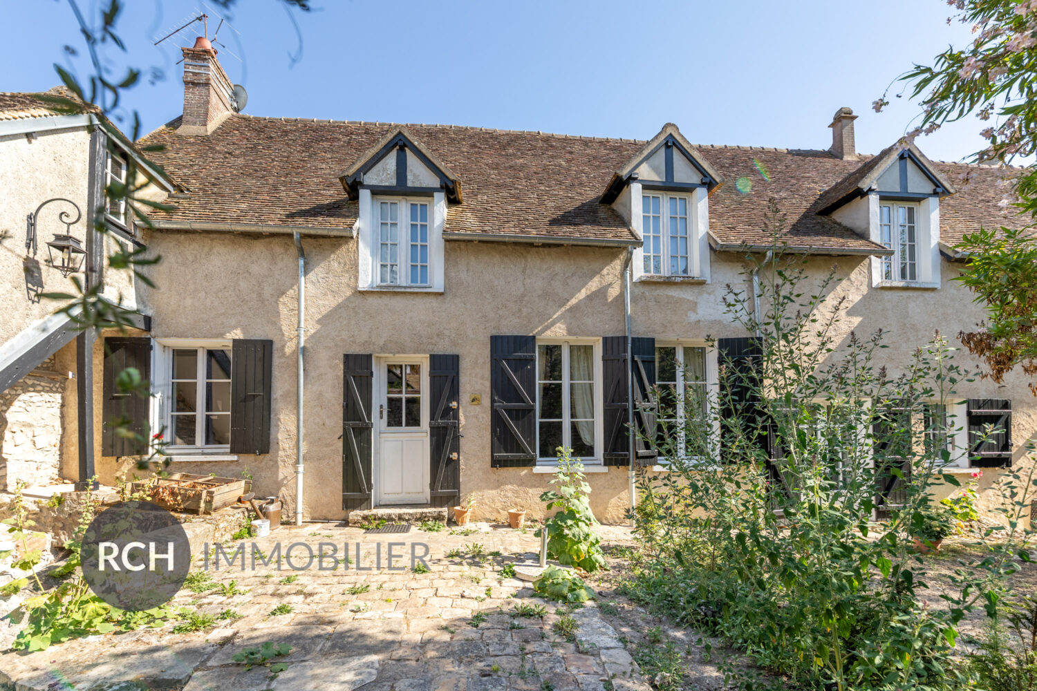 Maison 7 pièces 174 m² · à Saint-Lubin-de-la-Haye · 174 m² · 430 000 €