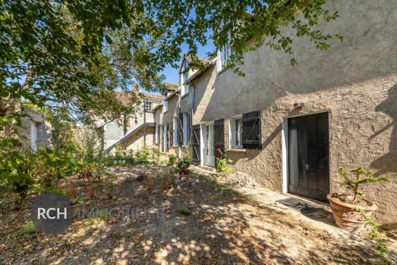 Photos du bien : Saint-Lubin-de-la-Haye – Longère rénovée avec goût