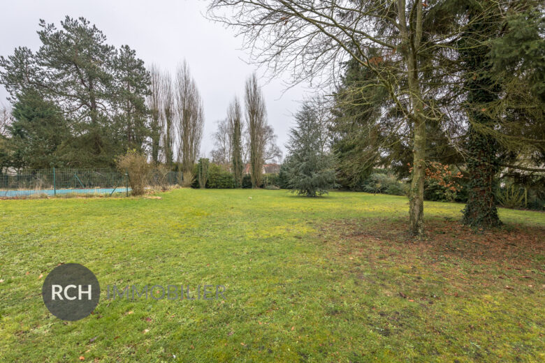 Photos du bien : Faverolles – Authentique longère sur un beau parc arboré avec dépendances et piscine