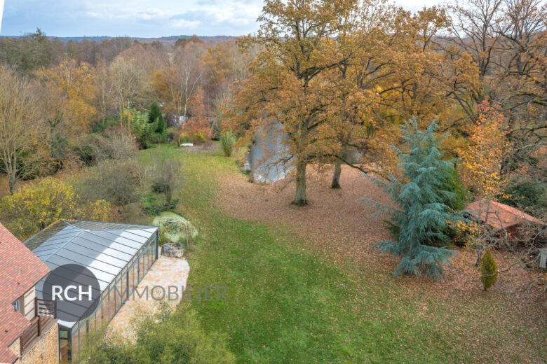 Photos du bien : Adainville – Propriété ancienne entièrement rénovée avec piscine intérieure sur parc avec étangs