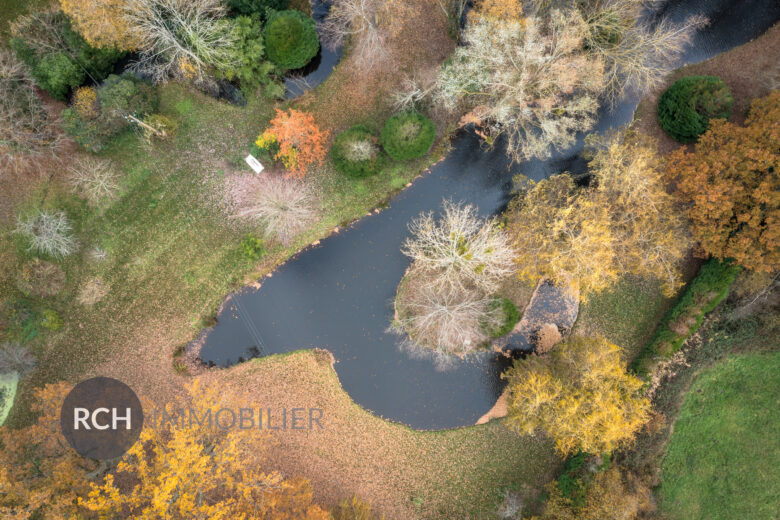 Photos du bien : Adainville – Propriété ancienne entièrement rénovée avec piscine intérieure sur parc avec étangs