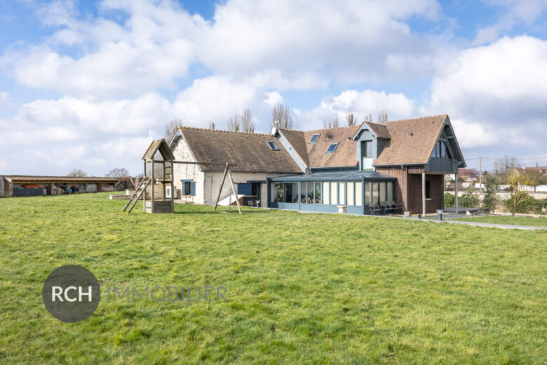 Photos du bien : Champagne – Vaste propriété familiale rénovée avec maison d’amis