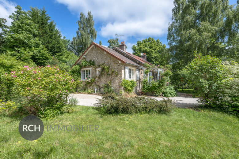 Photos du bien : Exclusivité – Grosrouvre – Jolie maison ancienne dans un environnement privilégié