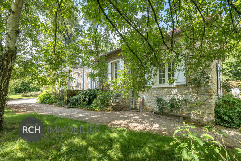 Photos du bien : Exclusivité – Grosrouvre – Jolie maison ancienne dans un environnement privilégié