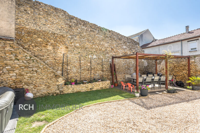 Photos du bien : Bazainville – Charmante maison rénovée en coeur de village