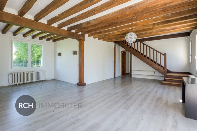 Photos du bien : Gambais – Lumineuse maison avec joli parc