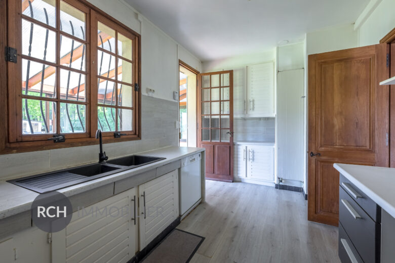 Photos du bien : Gambais – Lumineuse maison avec joli parc