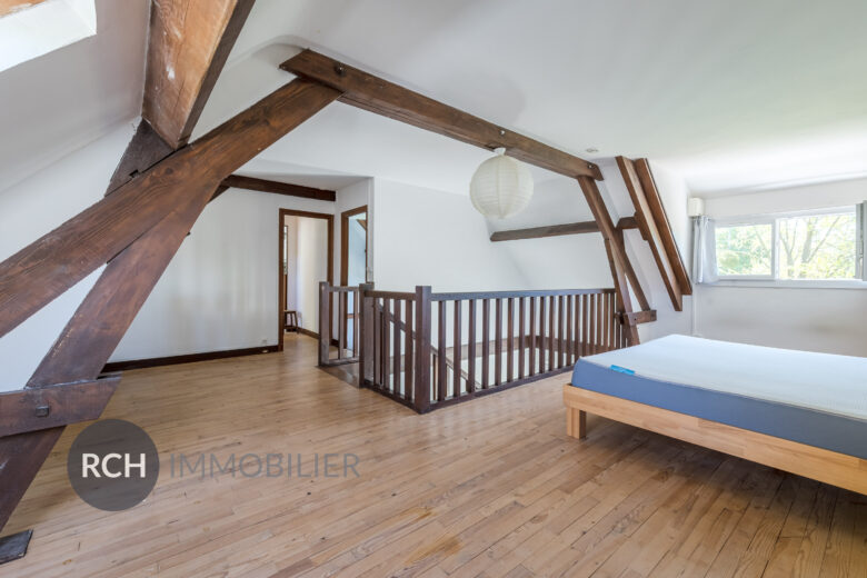 Photos du bien : Gambais – Lumineuse maison avec joli parc