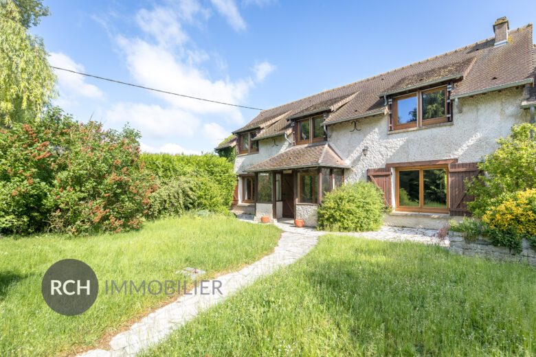 Photos du bien : Exclusivité – Boutigny-Prouais – Maison ancienne avec joli jardin