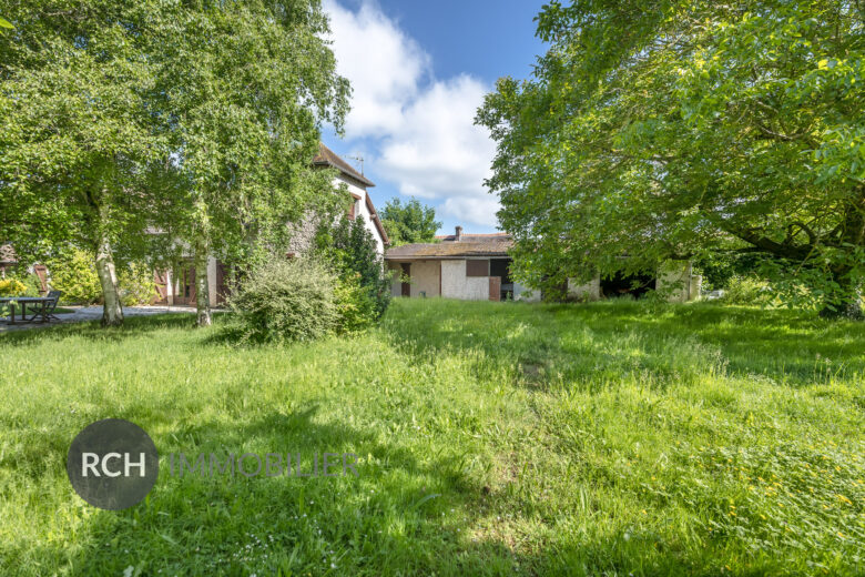 Photos du bien : Exclusivité – Boutigny-Prouais – Maison pleine de charme avec ses dépendances