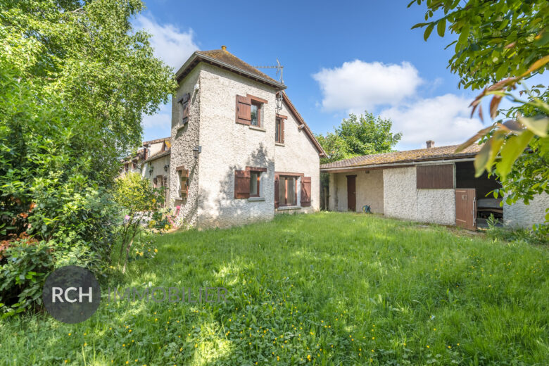 Photos du bien : Exclusivité – Boutigny-Prouais – Maison pleine de charme avec ses dépendances